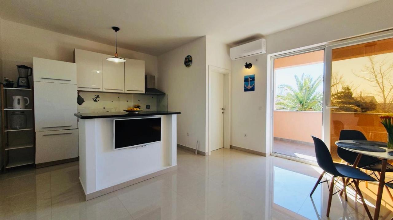 Apartman Petar Razanac Luaran gambar