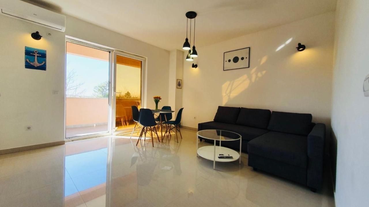 Apartman Petar Razanac Luaran gambar