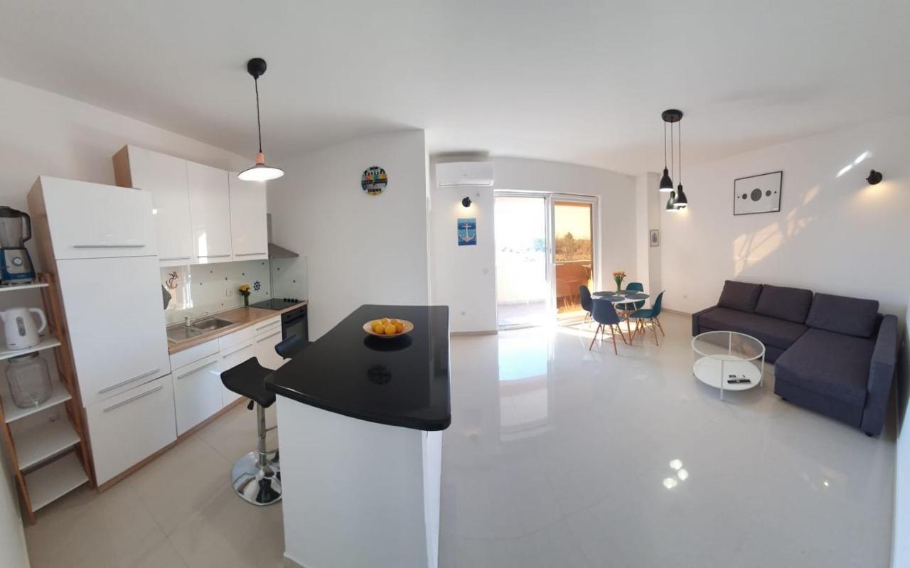 Apartman Petar Razanac Luaran gambar