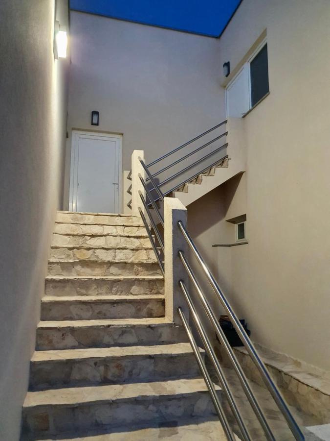 Apartman Petar Razanac Luaran gambar