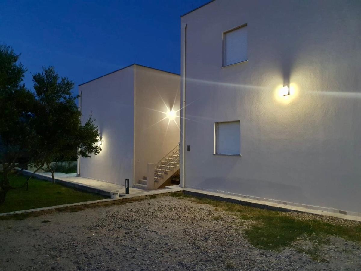 Apartman Petar Razanac Luaran gambar