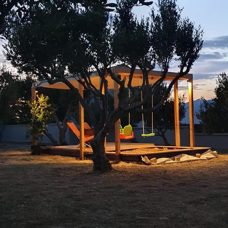Apartman Petar Razanac Luaran gambar