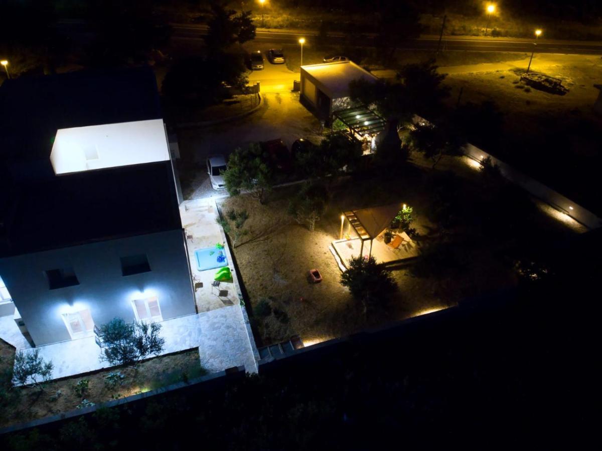 Apartman Petar Razanac Luaran gambar