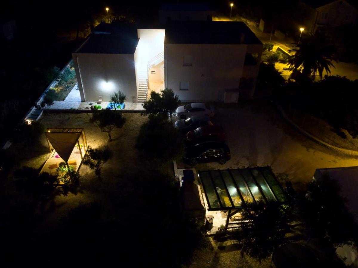 Apartman Petar Razanac Luaran gambar